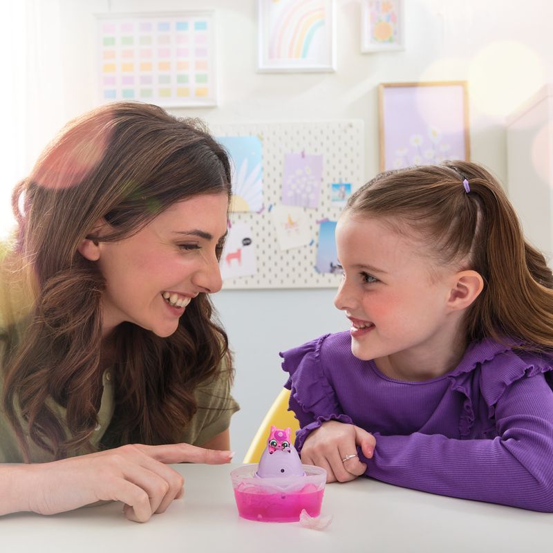 Hatchimals schlüpfende Tiere im Wasser 1 Stück 2024