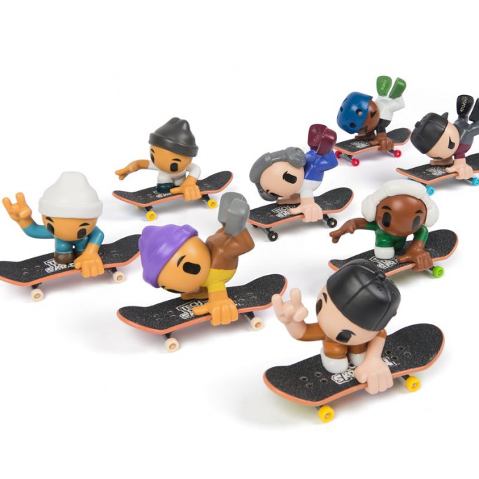 Tech Deck SK8 Crew Fingerboard mit Figur Doppelpack graue Mütze und schwarze Kappe