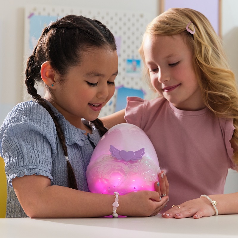 Hatchimals schlüpfendes interaktives Einhorn-Tierchen