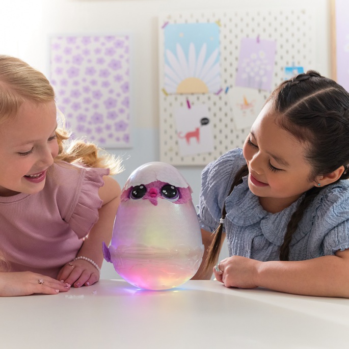 Hatchimals schlüpfendes interaktives Einhorn-Tierchen