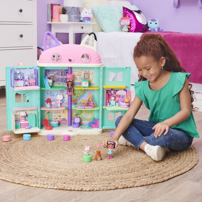 Aktion: Gabby's Dollhouse, Mehrfachpackung von Figuren, Feier + Spielset Garten zum halben Preis