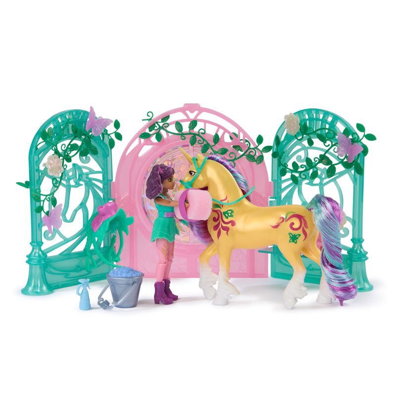 Unicorn Academy kleiner Stall mit Puppe Ava und Farbwechsel-Einhorn Leaf