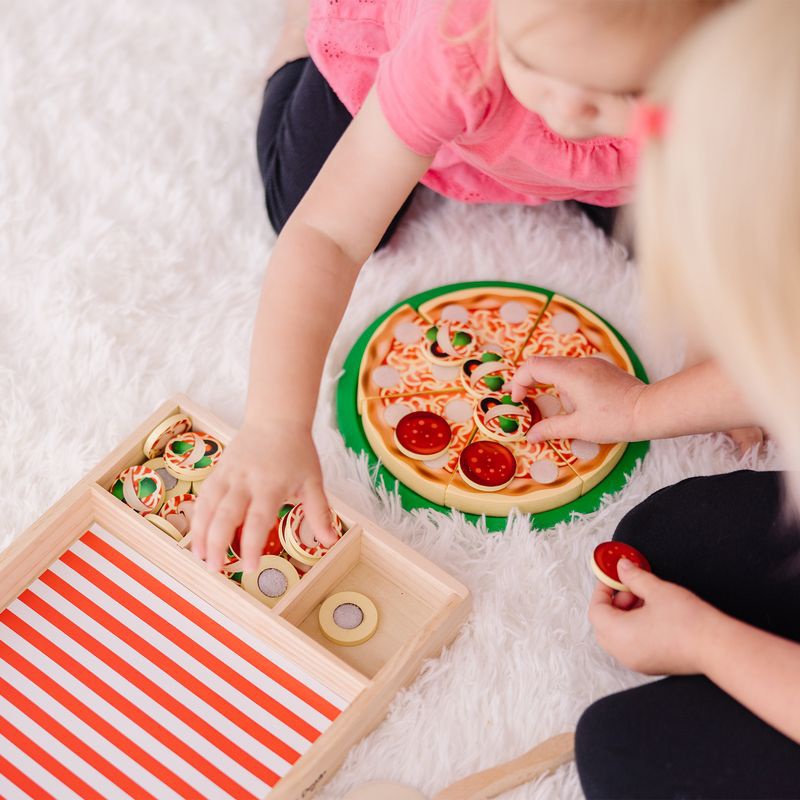 AKTION: Melissa & Doug Pizza Party Set + Water WOW Zaubermalerei Märchen GRATIS