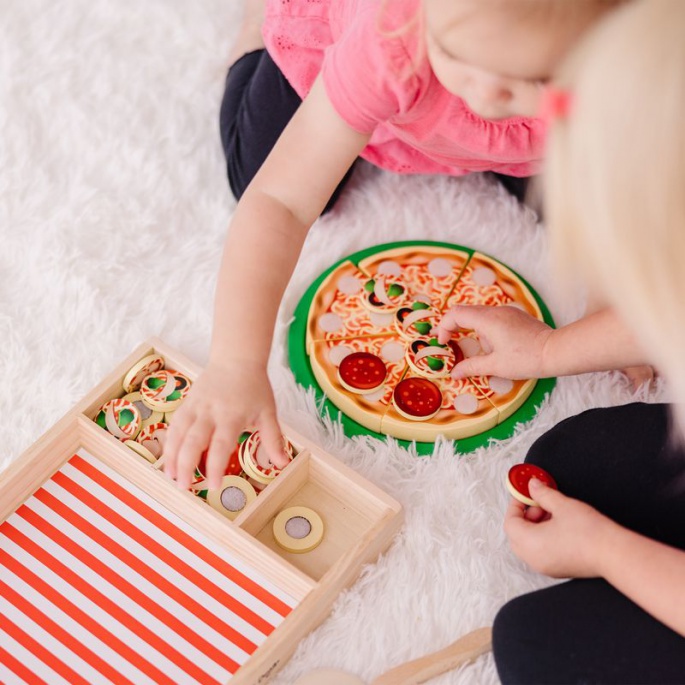 AKTION: Melissa & Doug Pizza Party Set + Water WOW Zaubermalerei Märchen GRATIS