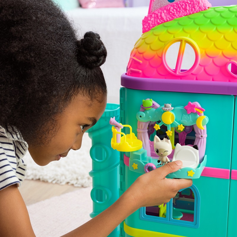 Vorteilspaket: Gabby’s Dollhouse Feierhaus + Spielset Krippe