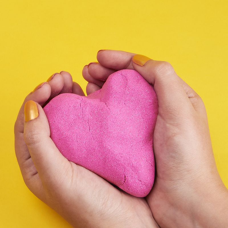 Kinetic Sand Verpackung von glitzerndem rosa Sand 0,9 kg