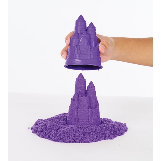 Kinetic Sand Box mit flüssigem Sand und lila Unterlage