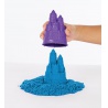 Kinetic Sand Box mit flüssigem Sand und blauer Unterlage