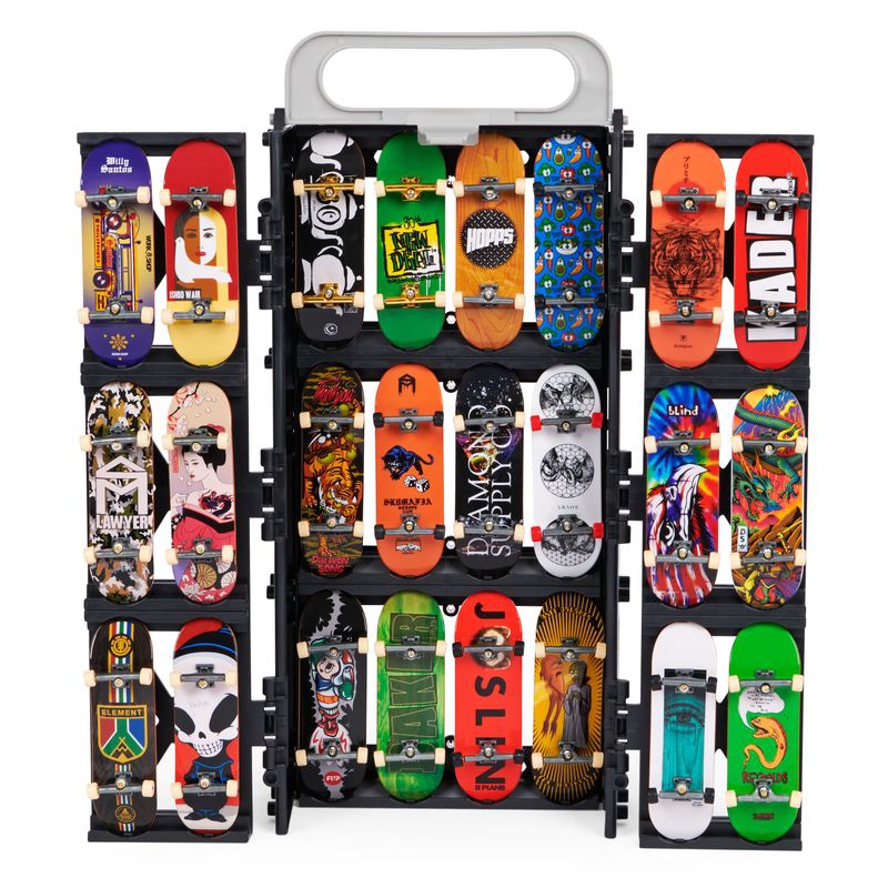 Tech Deck Vitrine und Podium