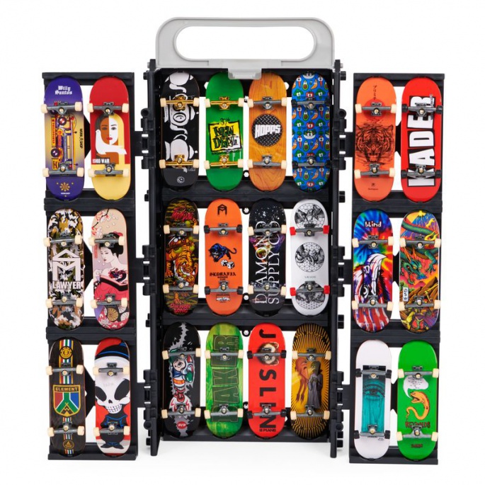 Tech Deck Vitrine und Podium
