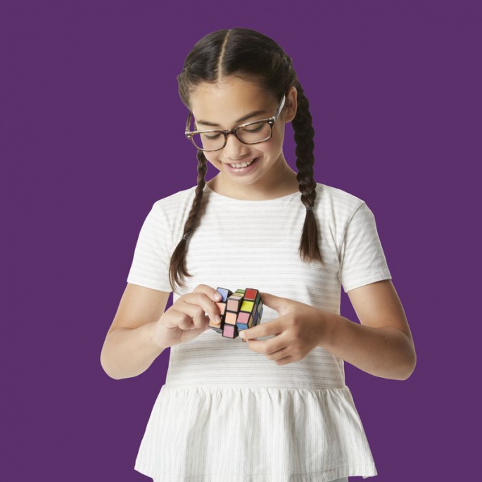 Die Impossible Rubik's Cube ändert die Farben 3x3.
