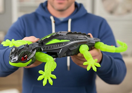 Hex Bots RC Gekon – einzigartiges ferngesteuertes Spielzeug, das an Wänden und Decken klettert.