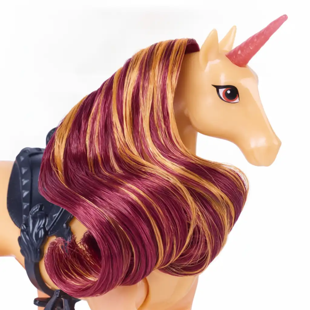 Kreatives Spielen mit Figuren aus der Welt von Unicorn Academy.