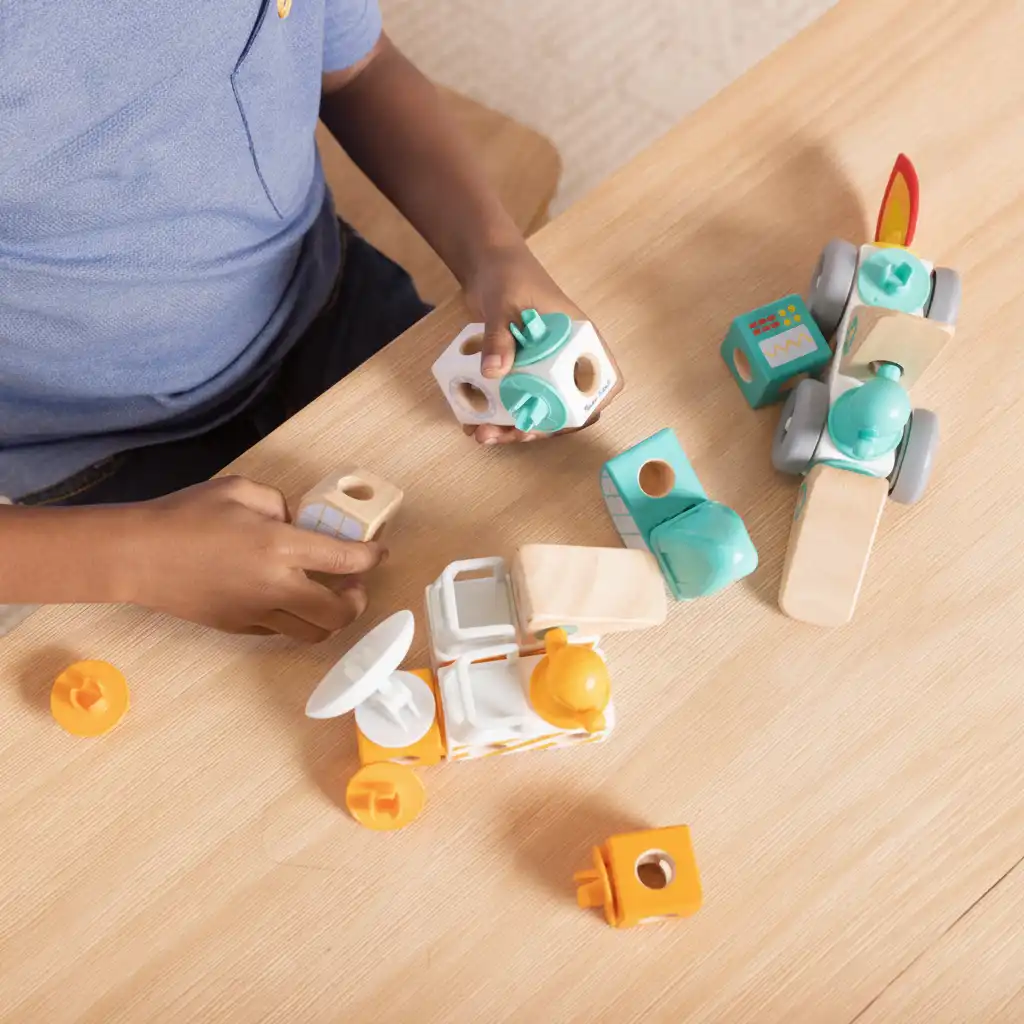 Entdecke neue Spielweisen mit dem Weltraum-Bauspielzeug.
